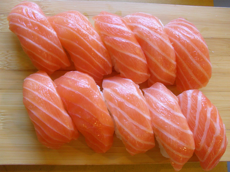SUSHI SALMONE 10PZ