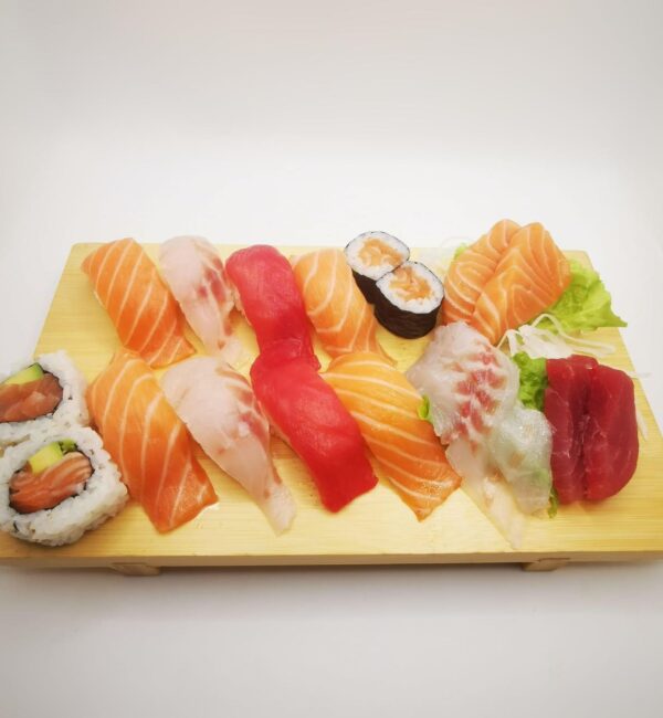 SUSHI SASHIMI 684