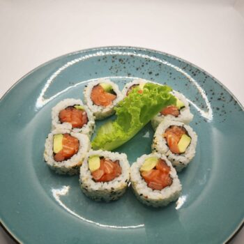 URAMAKI SALMONE e AVOCADO