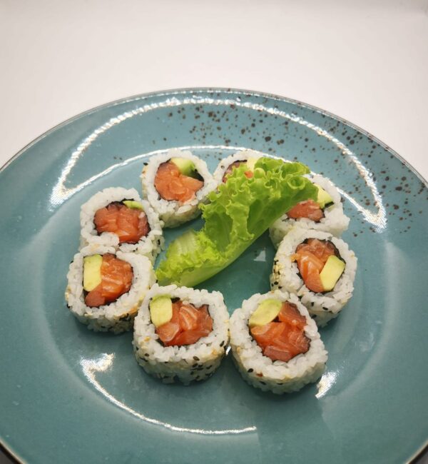 URAMAKI SALMONE e AVOCADO