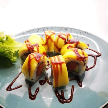 SALMON MANGO ROLL